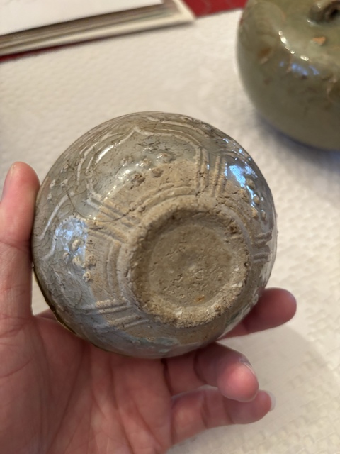 古玩陶瓷龍泉窯青釉印花雙系罐真品鑒賞圖