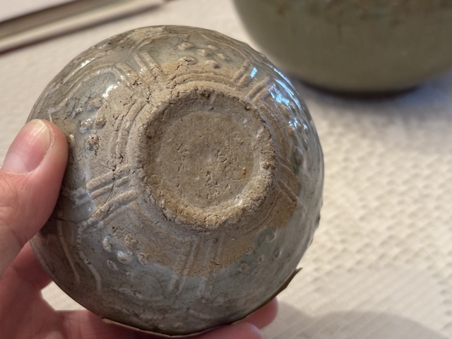 古玩陶瓷龍泉窯青釉印花雙系罐真品鑒賞圖