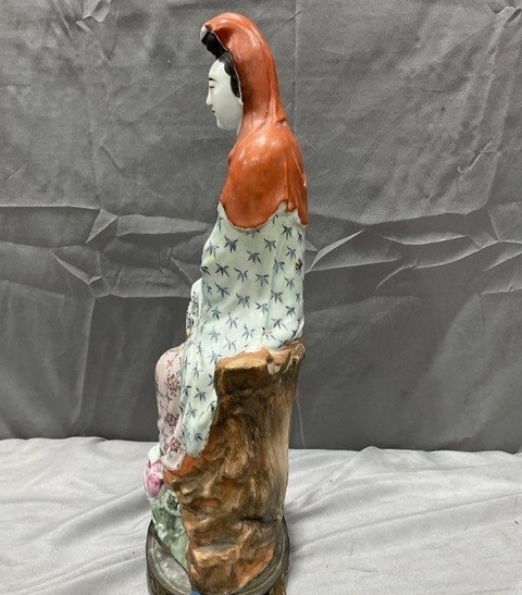 古玩陶瓷粉彩人物塑像真品鑒賞圖