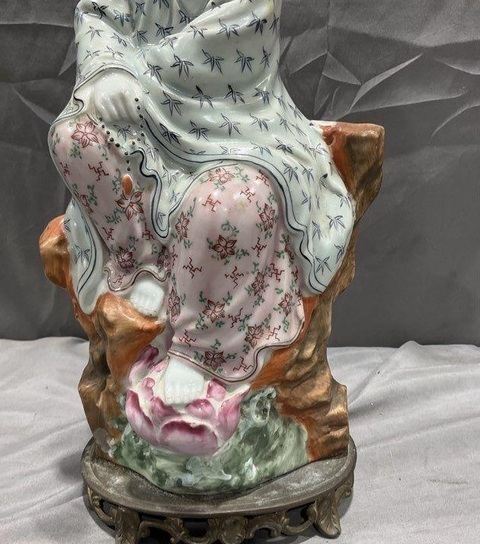 古玩陶瓷粉彩人物塑像真品鑒賞圖