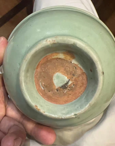 古玩陶瓷明代龍泉窯碗真品鑒賞圖