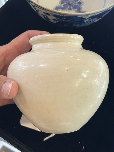 古玩陶瓷邢窯白釉罐真品鑒賞圖