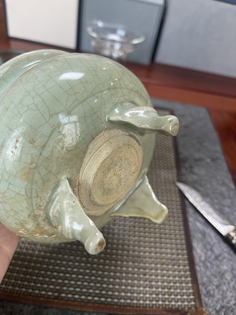 古玩陶瓷龍泉青瓷三足爐真品鑒賞圖