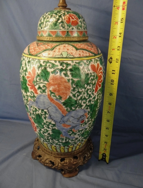 古玩陶瓷五彩獅子穿花圖蓋罐真品鑒賞圖