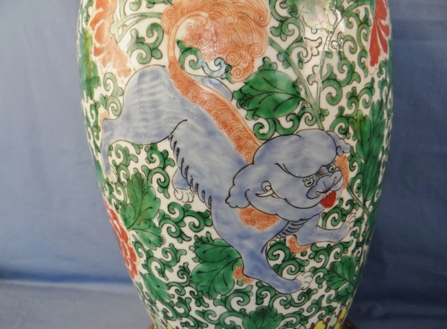 古玩陶瓷五彩獅子穿花圖蓋罐真品鑒賞圖