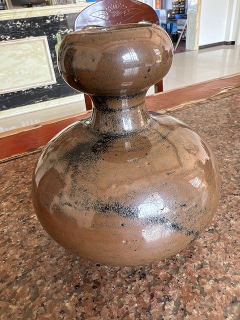 古玩陶瓷褐釉瓶真品鑒賞圖