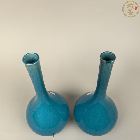 古玩陶瓷清晚·孔雀藍釉長頸瓶一對 真品鑒賞圖