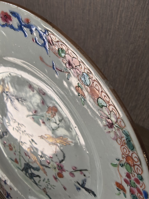 古玩陶瓷花鳥紋粉彩盤真品鑒賞圖