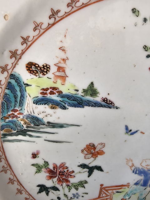 古玩陶瓷人物山水紋粉彩盤真品鑒賞圖