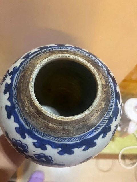 古玩陶瓷花間壽字紋青花罐真品鑒賞圖