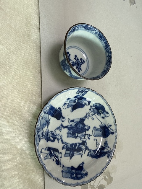 古玩陶瓷青花市井人物杯碟真品鑒賞圖