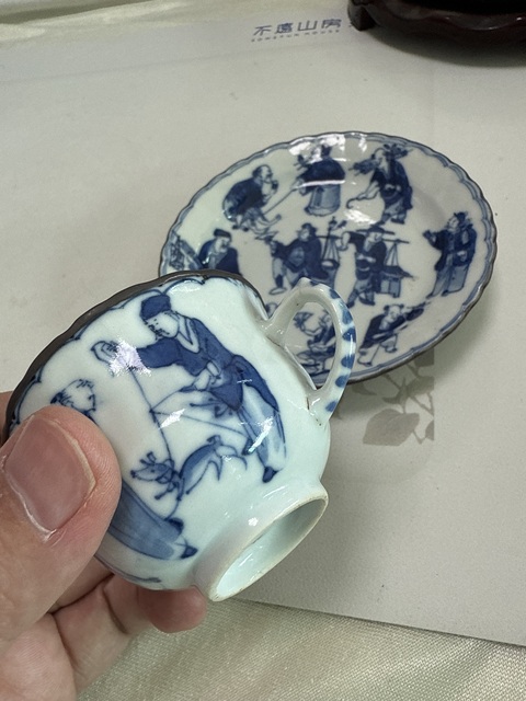 古玩陶瓷青花市井人物杯碟真品鑒賞圖