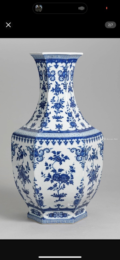 古玩陶瓷 青花折枝花卉紋六方瓶真品鑒賞圖