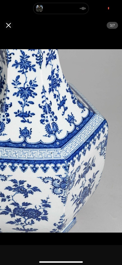 古玩陶瓷 青花折枝花卉紋六方瓶真品鑒賞圖