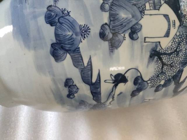 古玩陶瓷人物山水紋青花瓶真品鑒賞圖