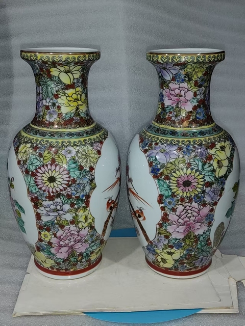 古玩陶瓷粉彩百花開窗花鳥紋瓶真品鑒賞圖
