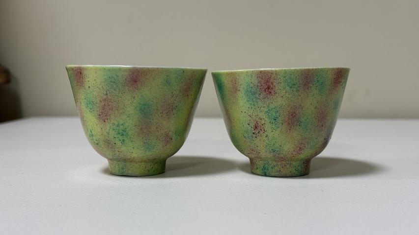 古玩陶瓷晚清桃花洞釉杯一對真品鑒賞圖