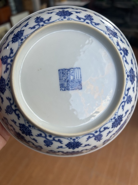 古玩陶瓷清乾隆青花纏枝蓮紋盤真品鑒賞圖