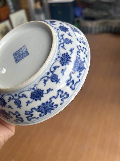 古玩陶瓷清乾隆青花纏枝蓮紋盤真品鑒賞圖