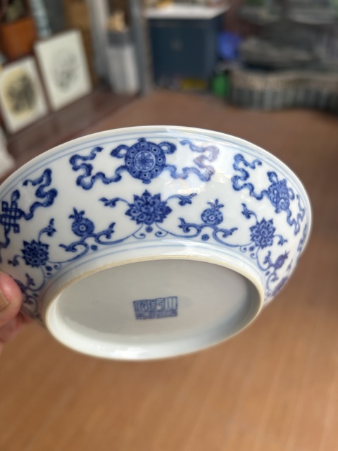 古玩陶瓷清乾隆青花纏枝蓮紋盤真品鑒賞圖