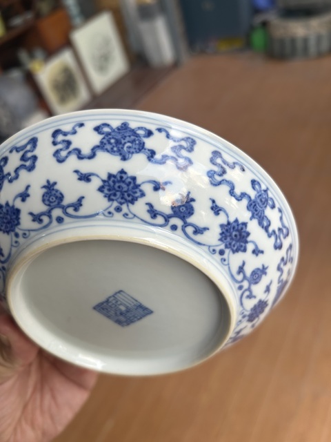 古玩陶瓷清乾隆青花纏枝蓮紋盤真品鑒賞圖