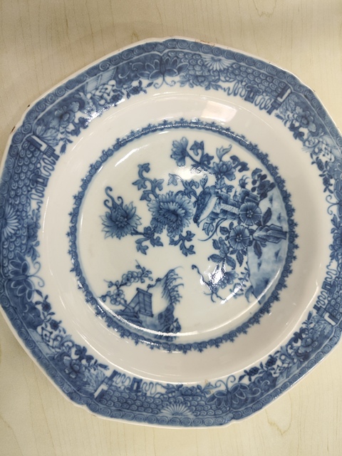 古玩陶瓷青花花鳥紋八方盤真品鑒賞圖