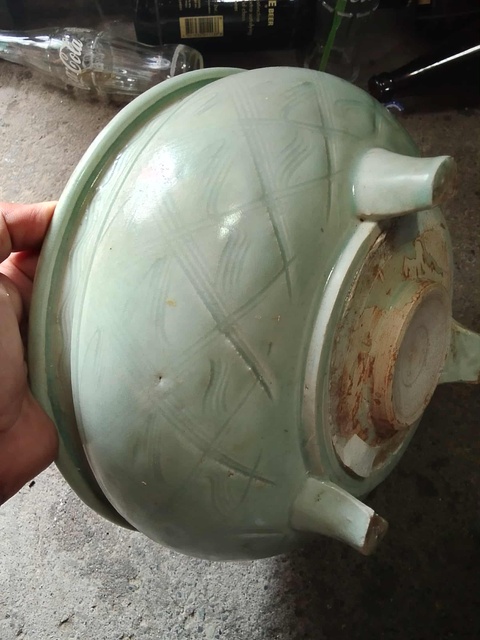 古玩陶瓷龍泉窯青釉香爐真品鑒賞圖