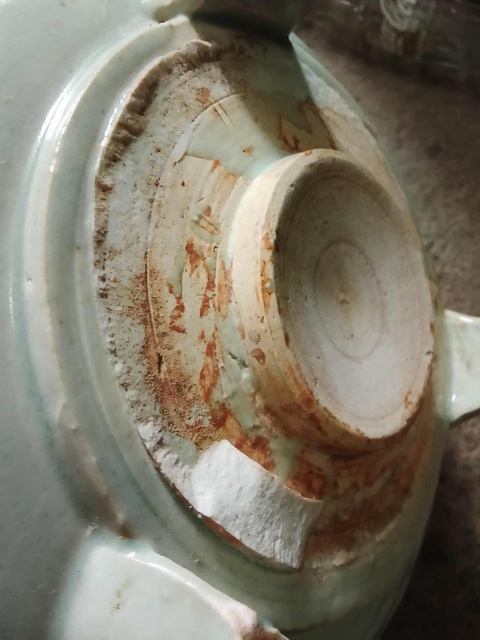 古玩陶瓷龍泉窯青釉香爐真品鑒賞圖