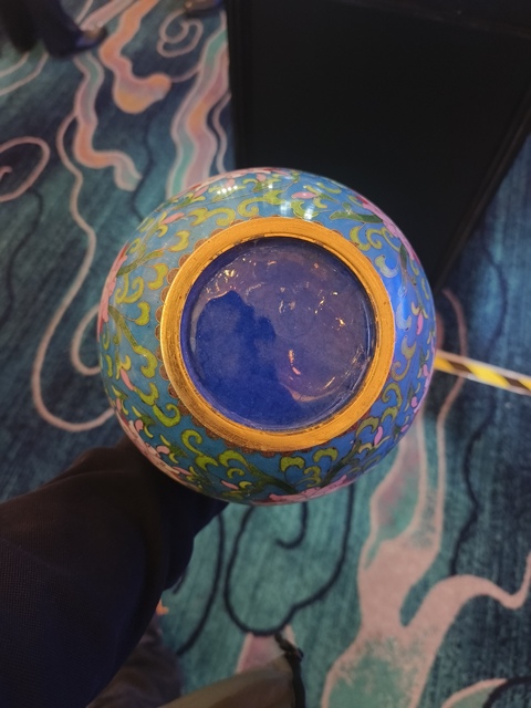 古玩陶瓷銅胎掐絲琺瑯花卉紋玉壺春瓶真品鑒賞圖