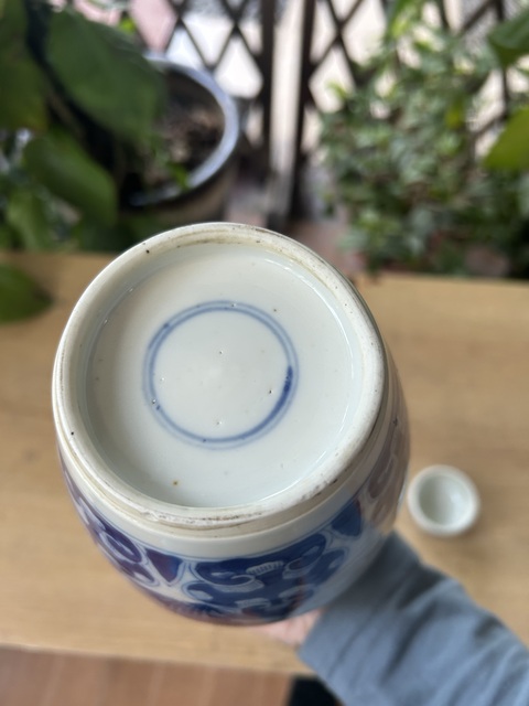 古玩陶瓷花卉紋青花蓋罐真品鑒賞圖
