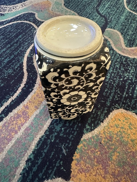 古玩陶瓷墨彩花卉紋琮式瓶真品鑒賞圖