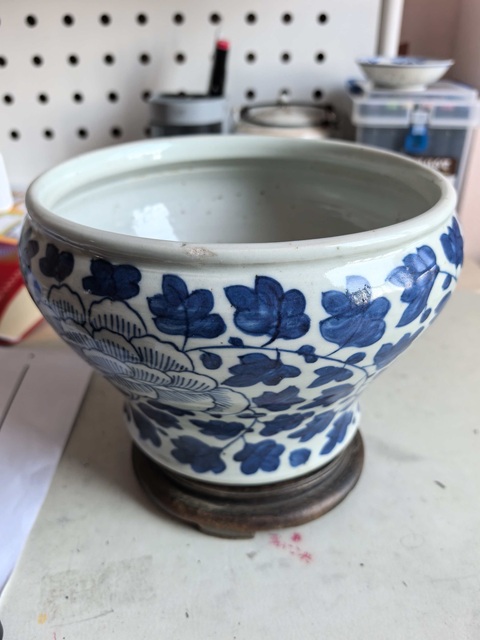 古玩陶瓷花卉紋青花廣口罐真品鑒賞圖