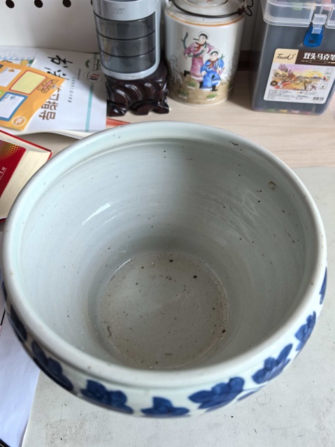 古玩陶瓷花卉紋青花廣口罐真品鑒賞圖