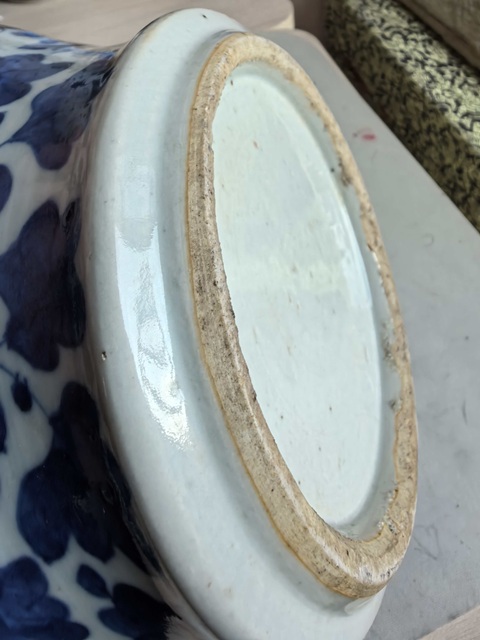 古玩陶瓷花卉紋青花廣口罐真品鑒賞圖