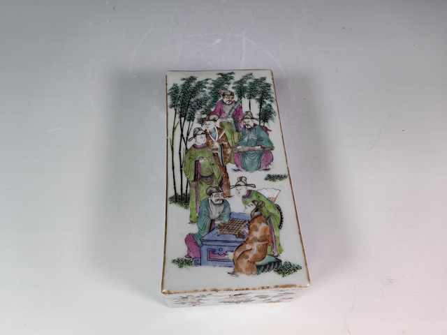 古玩陶瓷清中晚粉彩竹林七賢人物花卉紋文房蓋盒真品鑒賞圖