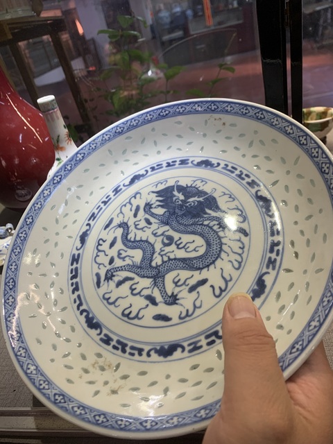 古玩陶瓷民國 青花玲瓏龍紋杯真品鑒賞圖