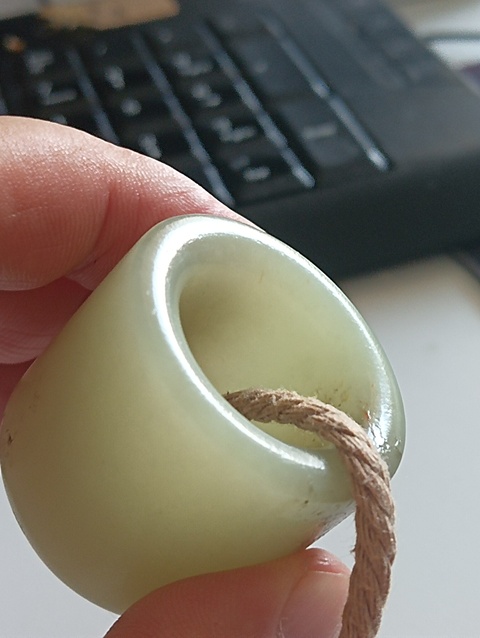 古玩玉器和田玉雕“素紋扳指”真品鑒賞圖