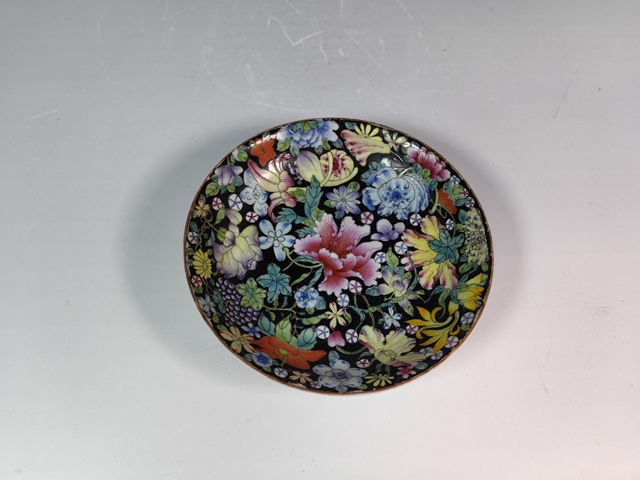 古玩陶瓷民國(guó)墨地百花不落地粉彩盤(pán)真品鑒賞圖