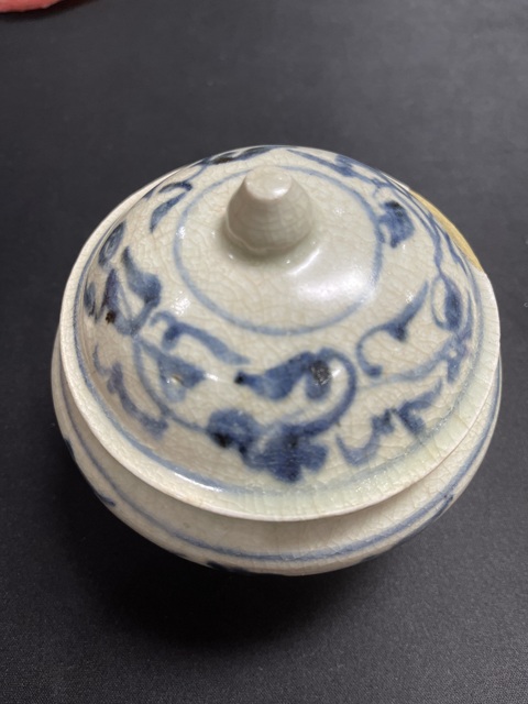 古玩陶瓷青花纏枝花卉紋蓋罐真品鑒賞圖