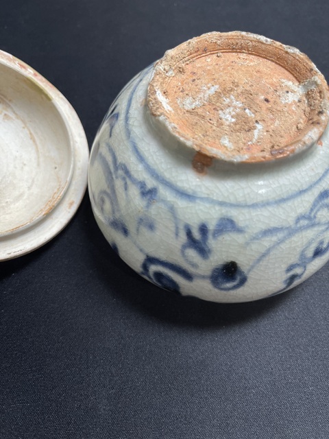 古玩陶瓷青花纏枝花卉紋蓋罐真品鑒賞圖