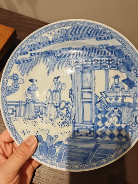 古玩陶瓷西廂記聽琴圖青花盤真品鑒賞圖