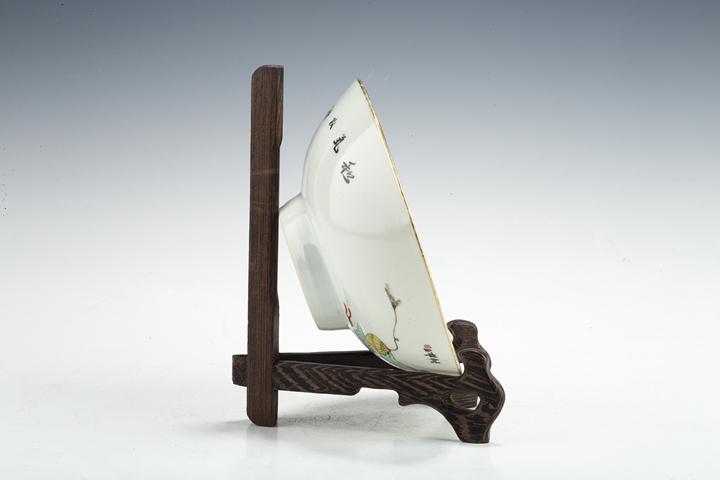 古玩陶瓷民國·粉彩合和二仙紋碗
真品鑒賞圖