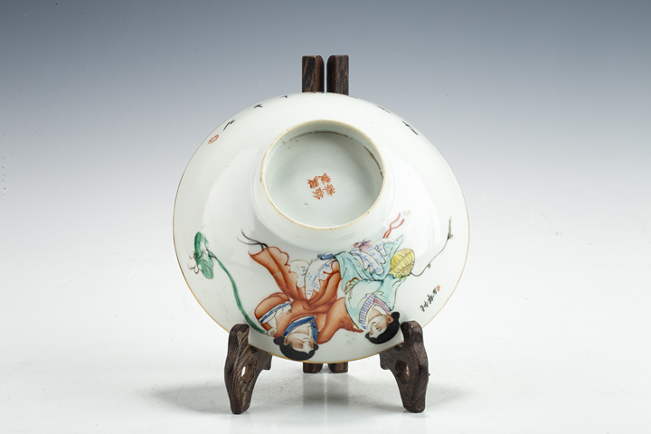 古玩陶瓷民國·粉彩合和二仙紋碗
真品鑒賞圖