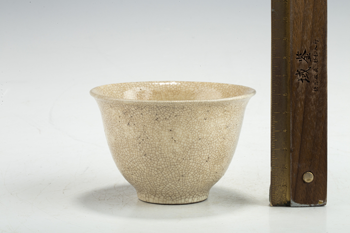 古玩陶瓷明末清初·哥釉杯拍賣，當前價格3000元