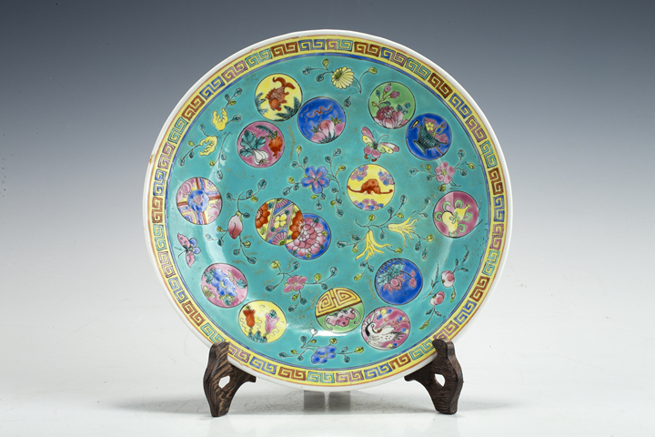 古玩陶瓷民國(guó)·松石綠地粉彩皮球花紋盤真品鑒賞圖