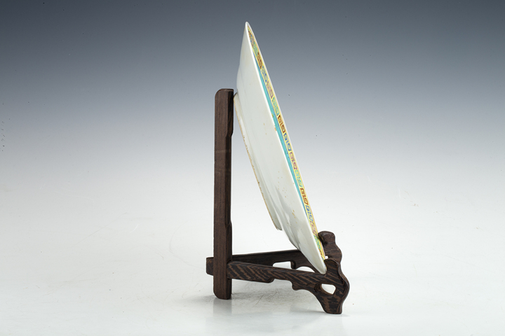 古玩陶瓷民國(guó)·松石綠地粉彩皮球花紋盤真品鑒賞圖