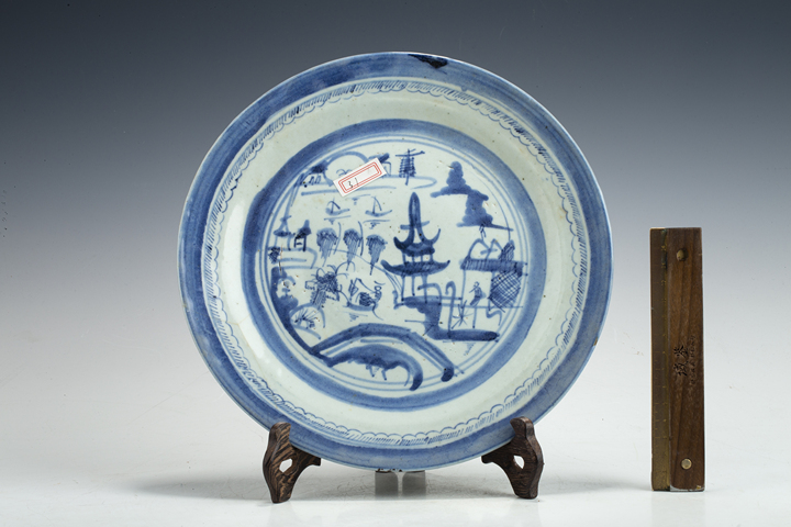 古玩陶瓷清中·青花山水人物紋盤一對真品鑒賞圖