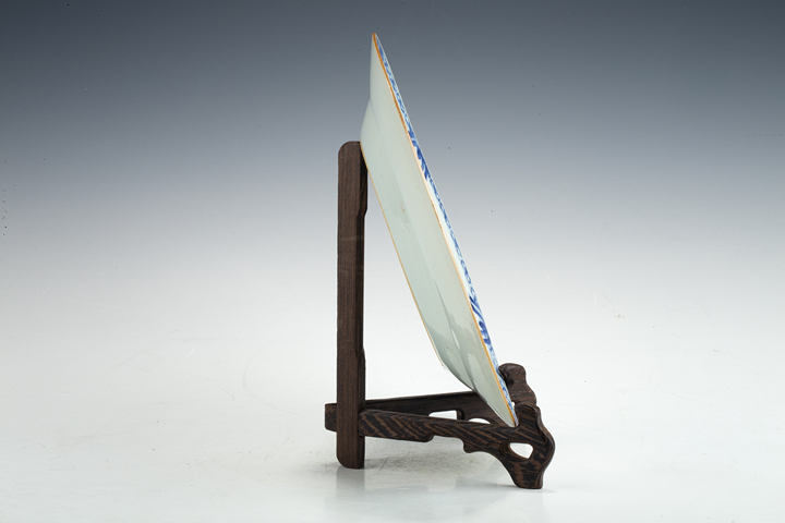 古玩陶瓷清中·青花竹石牡丹紋折沿盤
真品鑒賞圖