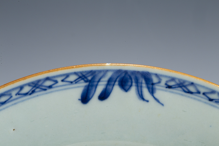 古玩陶瓷清中·青花竹石牡丹紋折沿盤
真品鑒賞圖