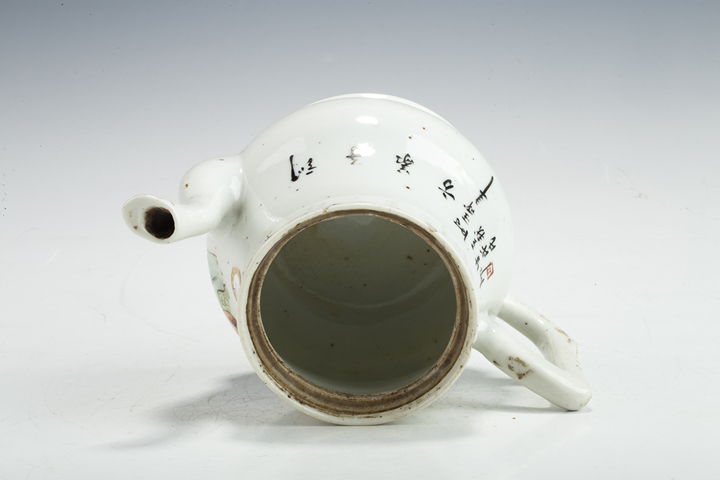 古玩陶瓷民國·淺絳彩人物故事紋壺
真品鑒賞圖